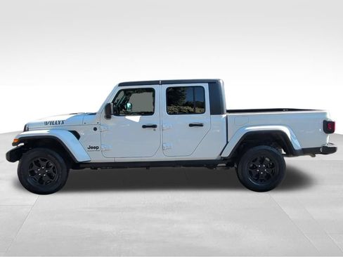 Used 2023 Jeep Gladiator Sport AWD/4WD image 2