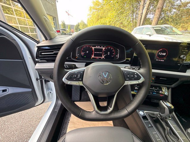 Used 2025 Volkswagen Jetta SEL FWD image 10