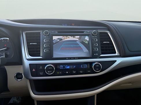 Used 2017 Toyota Highlander XLE FWD image 20