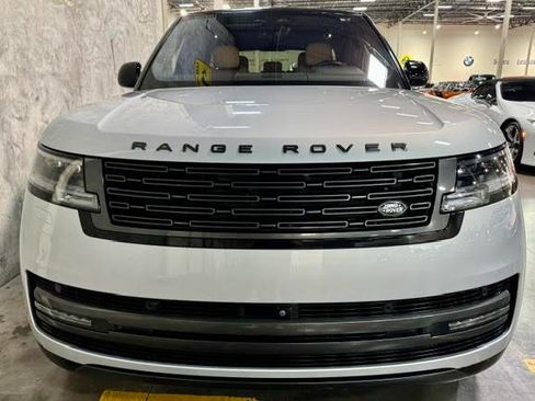 Used 2023 Land Rover Range Rover SE AWD/4WD image 6
