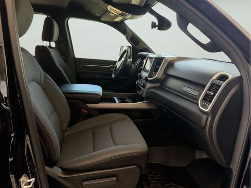 Used 2021 RAM 1500 4x4 Crew Cab image 19