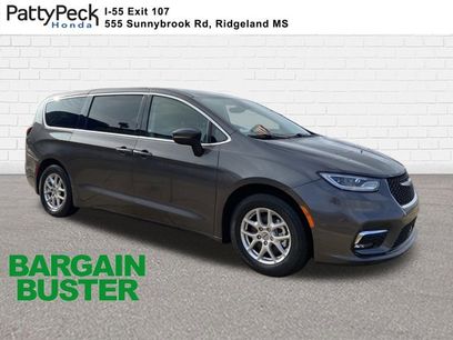 Used 2023 Chrysler Pacifica Touring-L
