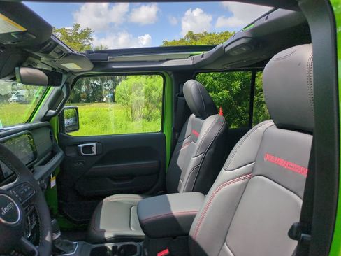 New 2026 Jeep Wrangler Unlimited Rubicon AWD/4WD image 21