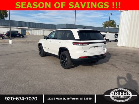 New 2025 Jeep Grand Cherokee Limited w/ Black Appearance Package image 14