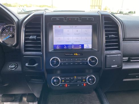 Used 2021 Ford Expedition Limited image 24