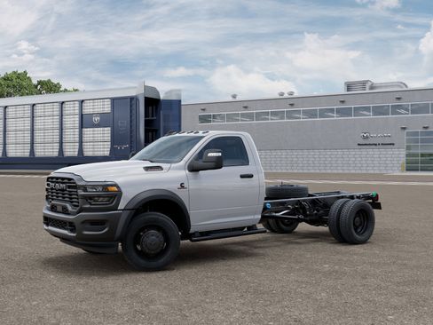 New 2026 RAM 5500 Tradesman RWD image 34