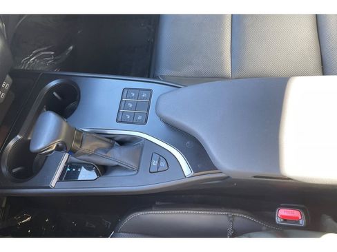 Used 2024 Lexus UX 250h F Sport image 30