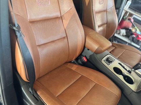 Used 2012 Jeep Grand Cherokee Overland AWD/4WD image 12