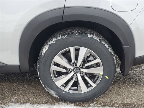 New 2025 Nissan Pathfinder SL image 32