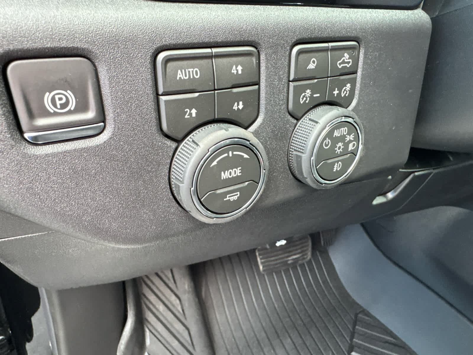 New 2026 Chevrolet Silverado 1500 RST w/ RST All Star Premium Package AWD/4WD image 16