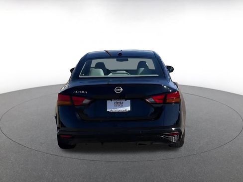 Used 2025 Nissan Altima 2.5 SV image 12