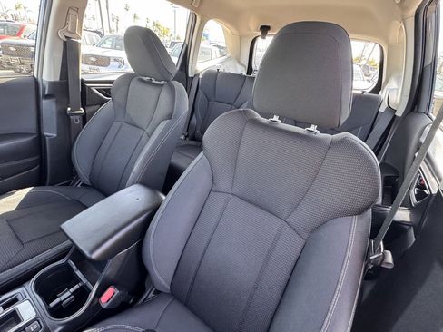 Used 2021 Subaru Forester Base image 19