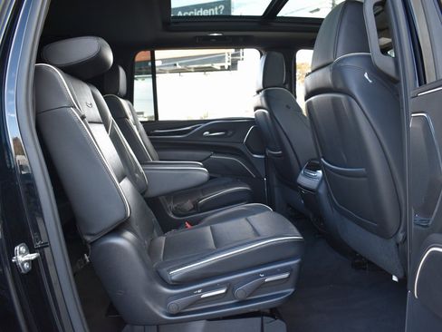 Used 2023 Cadillac Escalade ESV Sport image 22