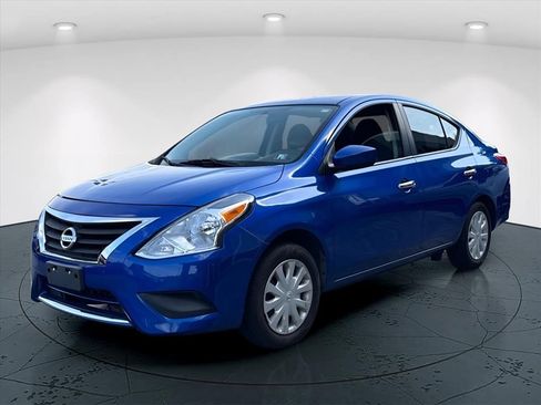 Used 2016 Nissan Versa SV FWD image 5