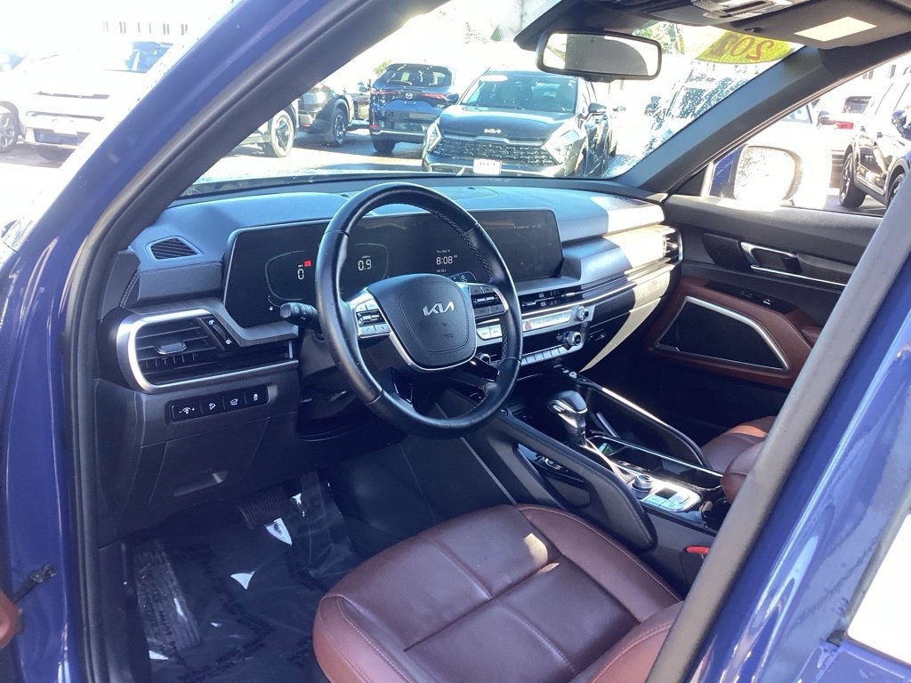 Used 2024 Kia Telluride EX w/ EX Captain's Chair Package AWD/4WD image 13