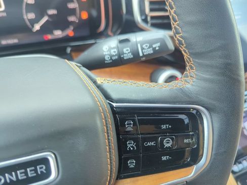 Used 2024 Jeep Grand Wagoneer Series III w/ Rear Seat Video Group 1 AWD/4WD image 33