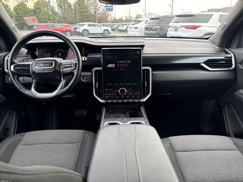 Used 2025 GMC Acadia Elevation image 13