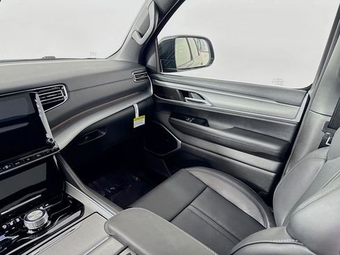 New 2026 Jeep Grand Wagoneer Limited AWD/4WD image 25