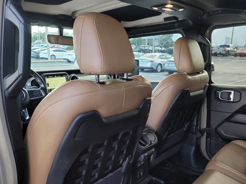 Used 2020 Jeep Gladiator Rubicon image 15