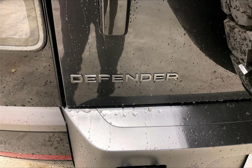 New 2026 Land Rover Defender 130 Outbound AWD/4WD image 9