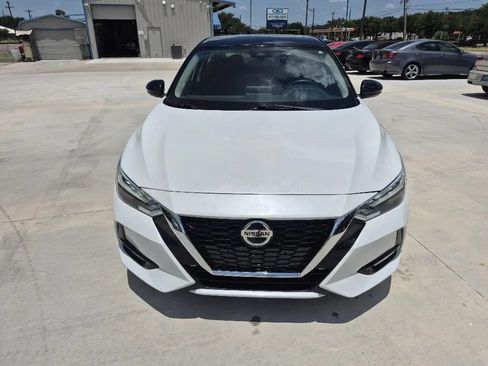 Used 2021 Nissan Sentra SR FWD image 3