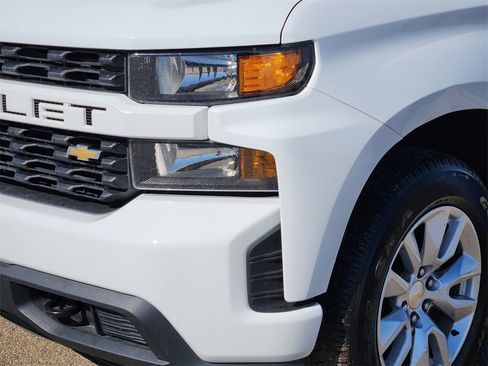 Used 2022 Chevrolet Silverado 1500 Custom image 9
