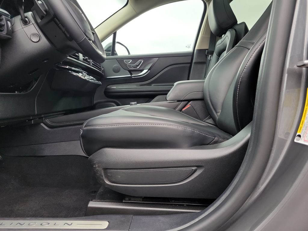 Certified 2023 Lincoln Corsair AWD w/ Equipment Group 101A image 19