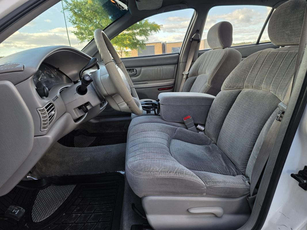 Used 2000 Buick Century Custom w/ Popular Pkg FWD image 10