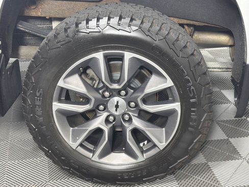 Used 2020 Chevrolet Silverado 1500 RST AWD/4WD image 17