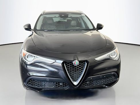 Used 2018 Alfa Romeo Stelvio Ti AWD/4WD image 2