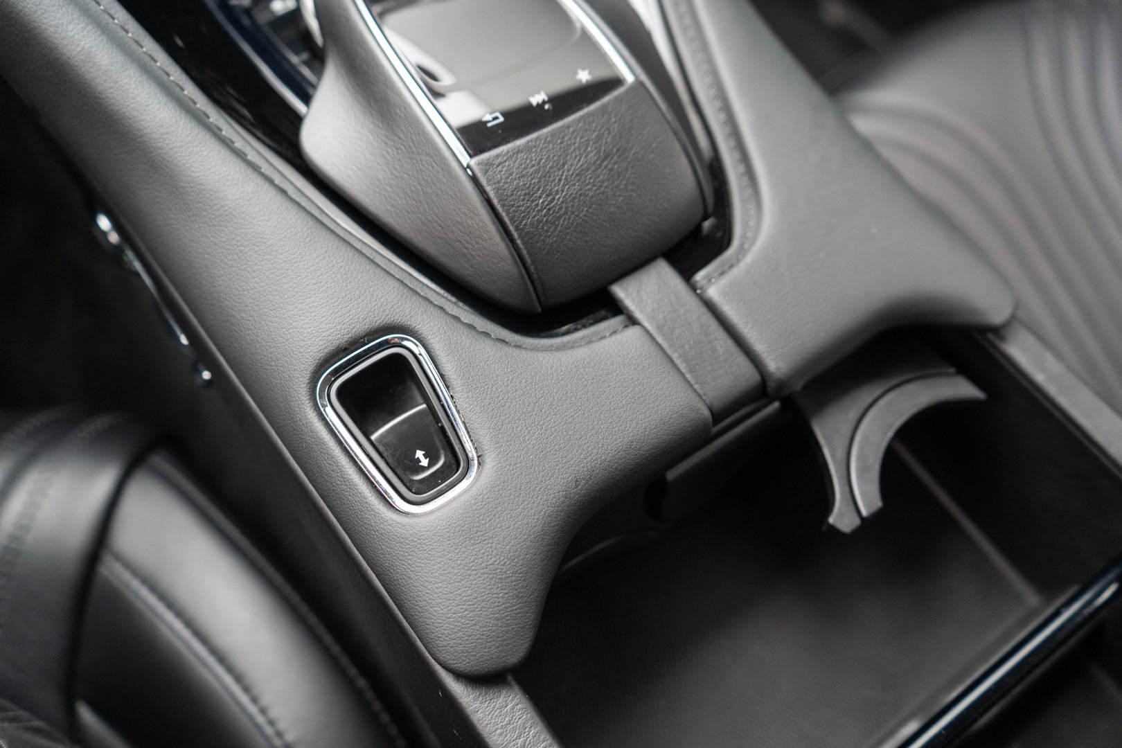 Used 2019 Aston Martin DB11 Coupe RWD image 20