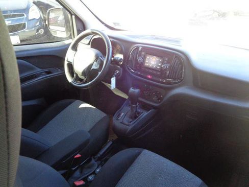 Used 2015 RAM ProMaster City Tradesman SLT FWD image 12