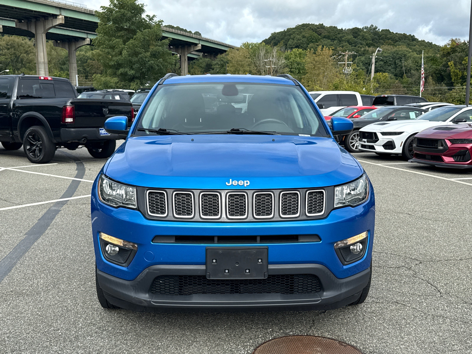 Used 2019 Jeep Compass Latitude w/ Popular Equipment Group AWD/4WD image 2