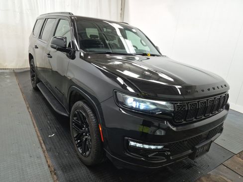 Used 2023 Jeep Wagoneer Series II AWD/4WD image 6