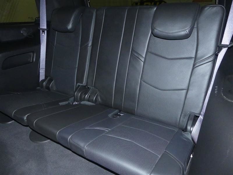 Used 2015 Cadillac Escalade Platinum AWD/4WD image 30