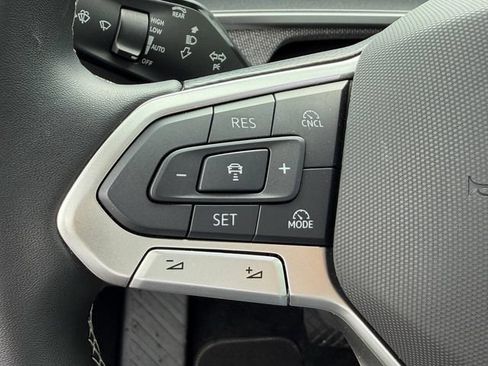 Certified 2025 Volkswagen Tiguan S FWD image 24