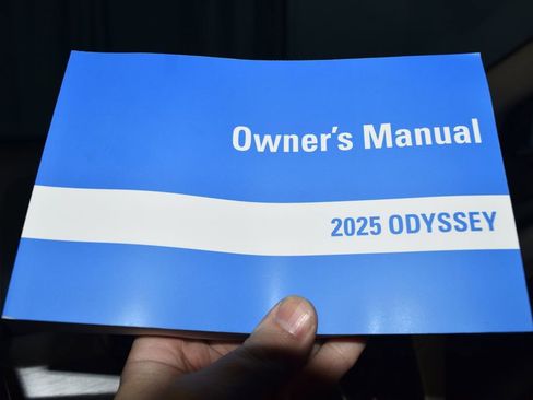 Used 2025 Honda Odyssey Touring image 11