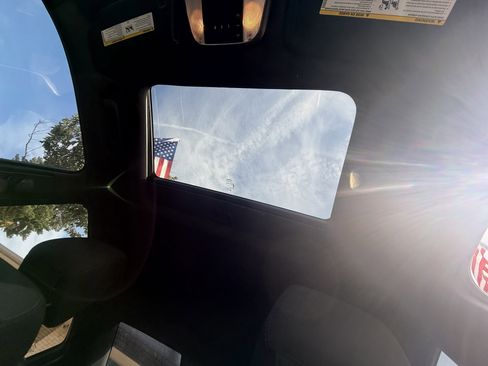 Used 2015 Dodge Charger SE w/ Power Sunroof Group AWD/4WD image 16