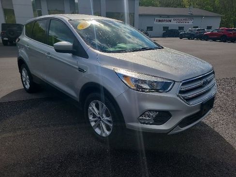 Used 2017 Ford Escape SE w/ SE Cold Weather Package AWD/4WD image 7