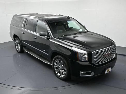 Used 2016 GMC Yukon XL Denali w/ Open Road Package AWD/4WD image 14