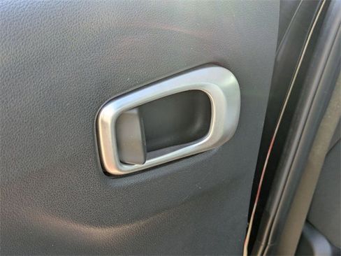 Used 2023 Hyundai Venue SEL image 26