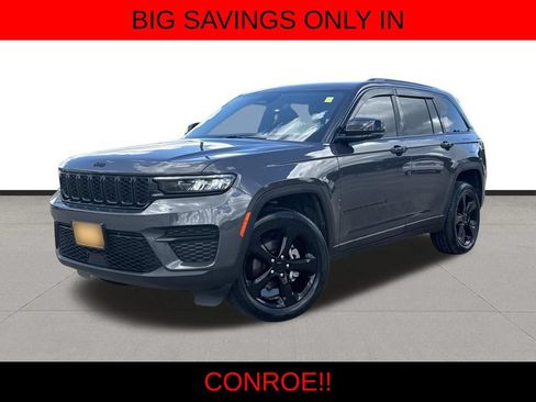 Used 2024 Jeep Grand Cherokee Altitude RWD image 1