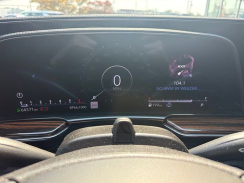 Used 2023 Cadillac Escalade Premium Luxury AWD/4WD image 38