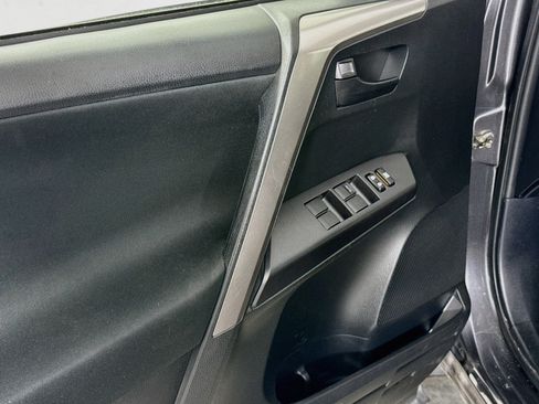 Used 2017 Toyota RAV4 LE FWD image 18