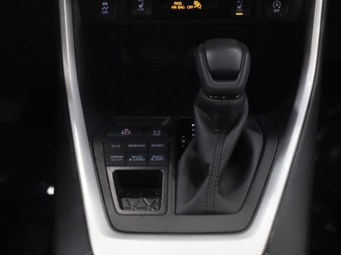 Used 2025 Toyota RAV4 XLE w/ Convenience Package image 20