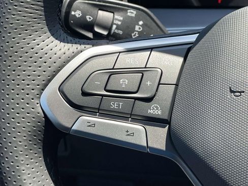 New 2026 Volkswagen Tiguan SE R-Line FWD image 21
