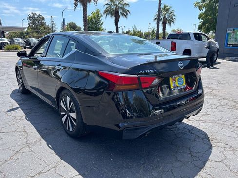 Used 2020 Nissan Altima 2.5 SL FWD image 5