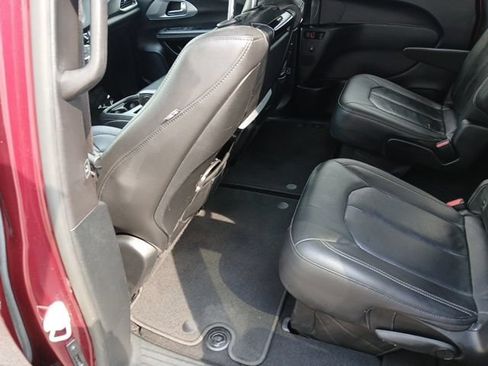 Used 2020 Chrysler Pacifica Touring-L Plus FWD image 32