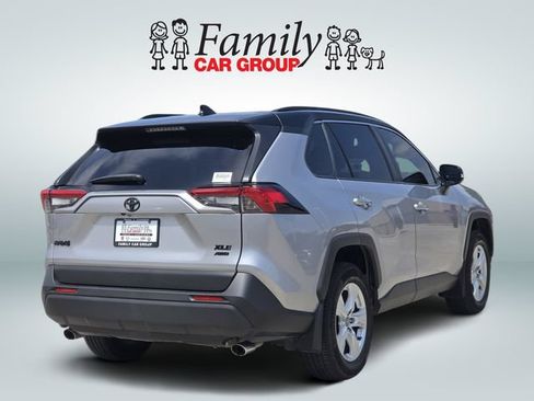 Used 2019 Toyota RAV4 XLE w/ Convenience Package AWD/4WD image 4