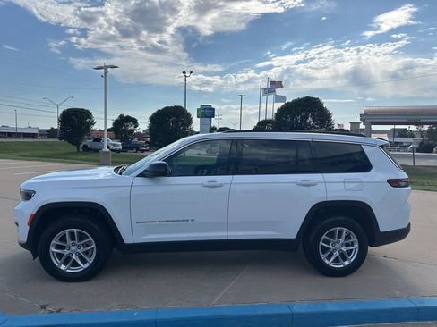Used 2024 Jeep Grand Cherokee L Laredo w/ Luxury Tech Group I image 5
